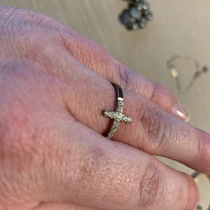 Stella & Dot Cross Ring. Size 7/8